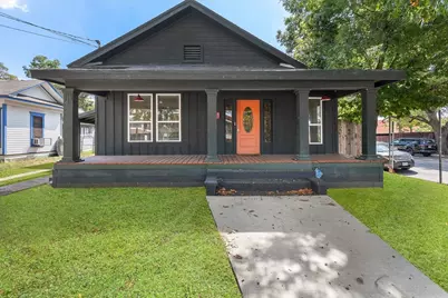 836 W 8th Street, Dallas, TX 75208 - Photo 1