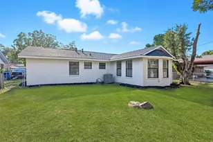 1106 Edgewood St, Ennis, TX 75119 - Photo 32