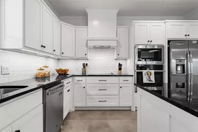 2114 S 11th Street, Waco, TX 76706 - Photo 12