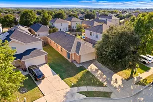 6724 Meadow Way Ln, Fort Worth, TX 76179 - Photo 2