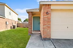 6724 Meadow Way Ln, Fort Worth, TX 76179 - Photo 4