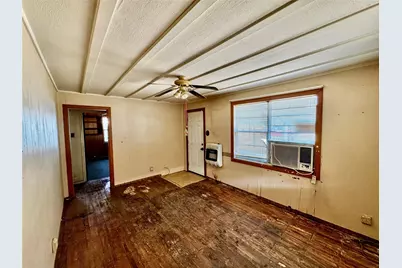 413 E Locust Street, Whitewright, TX 75491 - Photo 4