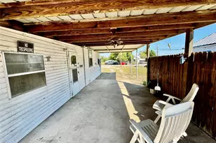 413 E Locust St, Whitewright, TX 75491 - Photo 8