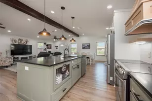 614 W 3rd St, McGregor, TX 76657 - Photo 14