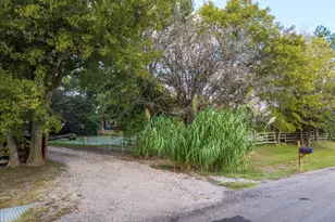 814 Signal Rd, Quinlan, TX 75474 - Photo 1