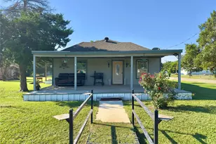 200 E South St, Trenton, TX 75490 - Photo 2