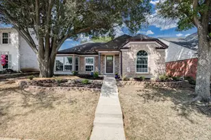 840 Chaparral Dr, Grand Prairie, TX 75052 - Photo 2