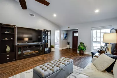 840 Chaparral Drive, Grand Prairie, TX 75052 - Photo 8