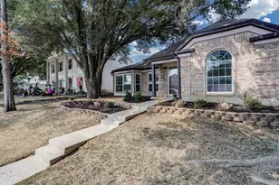 840 Chaparral Dr, Grand Prairie, TX 75052 - Photo 4