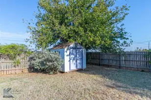 708 Aspen St, Knox City, TX 79529 - Photo 6