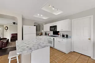 6525 Willow Oak Ct, Fort Worth, TX 76112 - Photo 10