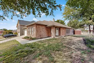 6525 Willow Oak Ct, Fort Worth, TX 76112 - Photo 4