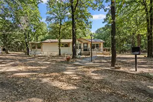 4415 Jackson Ln, Granbury, TX 76049 - Photo 2