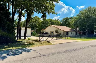 704 Legendary Ln, Gun Barrel City, TX 75156 - Photo 2