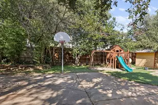 4400 Summercrest Ct, Fort Worth, TX 76109 - Photo 36