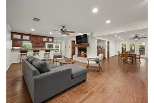 4400 Summercrest Ct, Fort Worth, TX 76109 - Photo 6