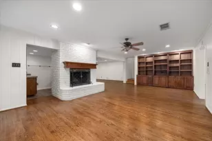 4400 Summercrest Ct, Fort Worth, TX 76109 - Photo 10