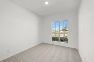 109 Grey Wolf Ct, Godley, TX 76044 - Photo 18