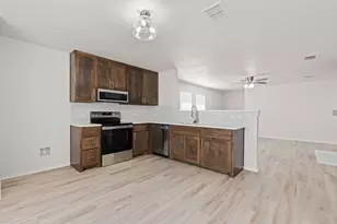 1129 Cottonwood Dr, Crowley, TX 76036 - Photo 10