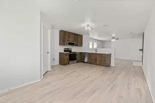 1129 Cottonwood Dr, Crowley, TX 76036 - Photo 14