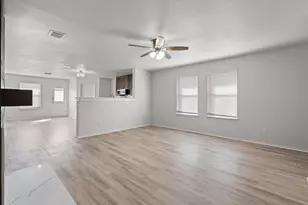 1129 Cottonwood Dr, Crowley, TX 76036 - Photo 8