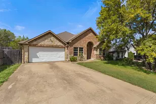 490 Lynne Dr, Rockwall, TX 75032 - Photo 2