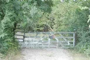 451 Hcr3335 Rd, Hubbard, TX 76648 - Photo 1