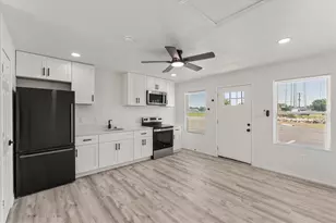 900 S Tool, Tool, TX 75143 - Photo 4