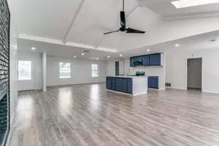 933 Charleston Ct, Bedford, TX 76022 - Photo 4