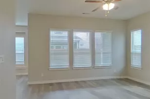 718 Lacewing Dr, Arlington, TX 76005 - Photo 2
