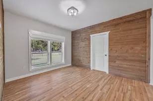 153 E Norway St, Walnut Springs, TX 76690 - Photo 14