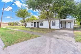 122 Ramsey Ave, Cleburne, TX 76031 - Photo 2