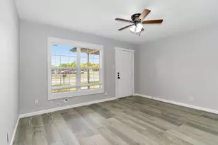 122 Ramsey Ave, Cleburne, TX 76031 - Photo 4