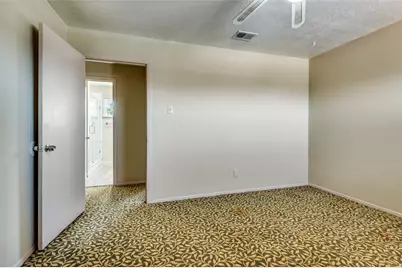 110 Crandall Road #112-Right Side, Irving, TX 75060 - Photo 10