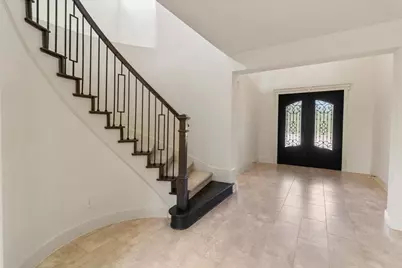 929 Ryed Lane, Fort Worth, TX 76120 - Photo 4