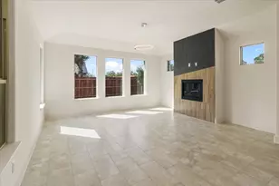 929 Ryed Ln, Fort Worth, TX 76120 - Photo 8