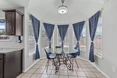 4215 Bent Oaks Drive, Arlington, TX 76001 - Photo 10