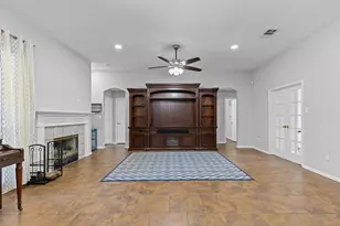 4215 Bent Oaks Dr, Arlington, TX 76001 - Photo 6