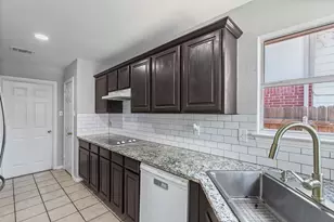 4215 Bent Oaks Dr, Arlington, TX 76001 - Photo 12