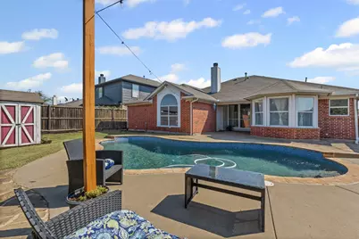 4215 Bent Oaks Drive, Arlington, TX 76001 - Photo 2