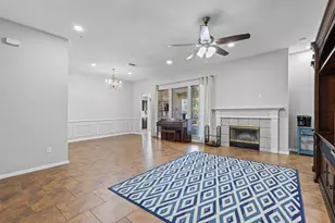 4215 Bent Oaks Dr, Arlington, TX 76001 - Photo 4