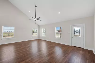 805 N Main Street, McGregor, TX 76657 - Photo 8