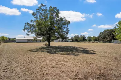 805 N Main Street, McGregor, TX 76657 - Photo 32