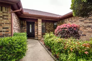 8966 Hialeah Cir S, North Richland Hills, TX 76182 - Photo 2