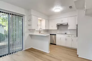 7415-7417 Walling Ln, Dallas, TX 75231 - Photo 8