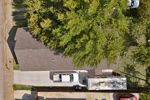 1130 E Hattie St, Fort Worth, TX 76104 - Photo 8