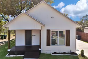 1130 E Hattie St, Fort Worth, TX 76104 - Photo 2