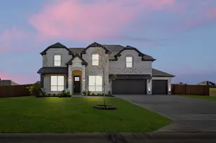 109 Golden Jackal Ct, Godley, TX 76044 - Photo 1