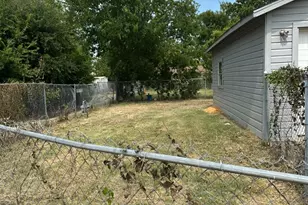 755 W Grubb Dr, Mesquite, TX 75149 - Photo 2