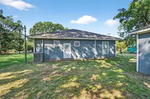 620 Throckmorton St, Gainesville, TX 76240 - Photo 26